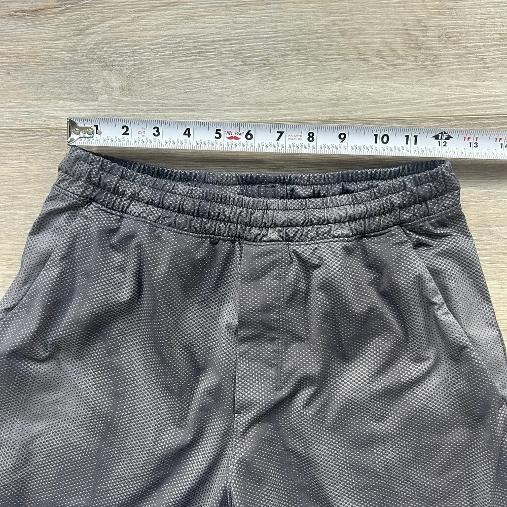 Lululemon Small Gray Pace Breaker Linerless 7